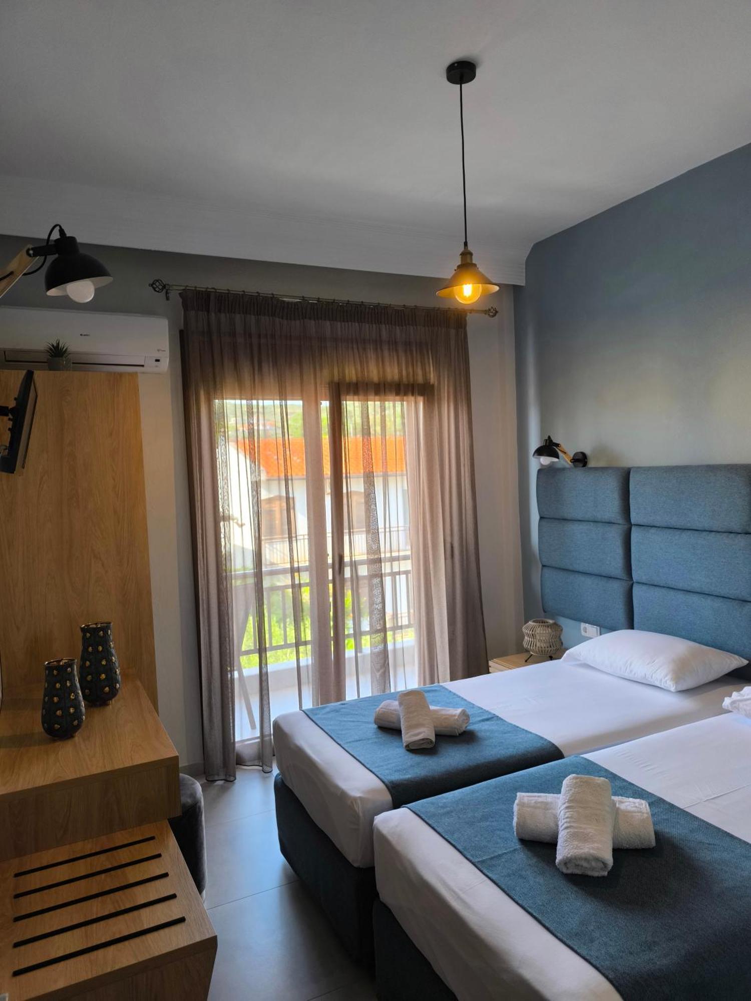 Maria Rooms To Let אואוראנואופולי מראה חיצוני תמונה